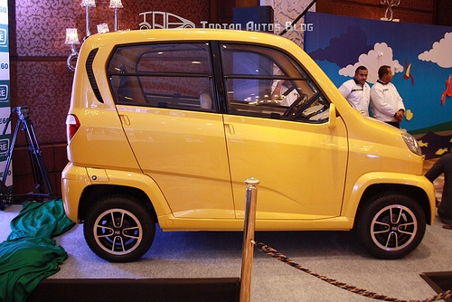 Bajaj RE60 3