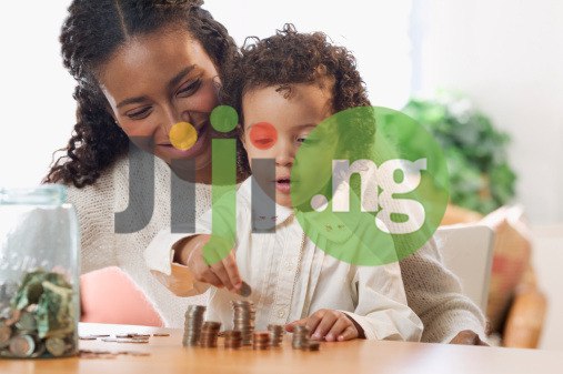 7 Tips To Teach Your Child To Clever Use Money