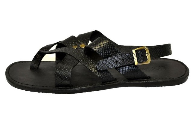 Palm Slippers Design: Trendy Summer Footwear | Jiji Blog