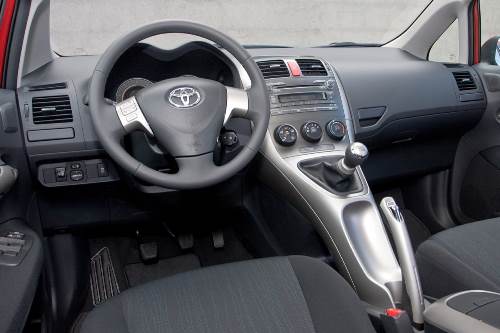 Toyota Yaris 2008 interior 