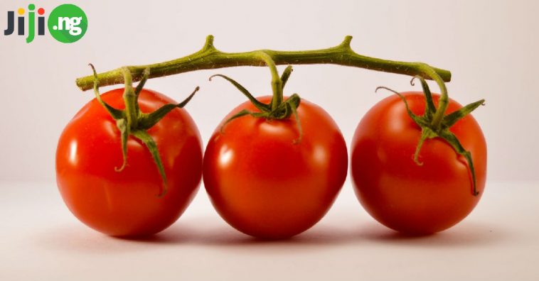 How To Lighten Your Skin Naturally With Tomatoes